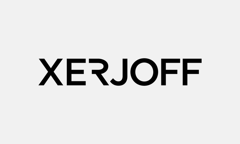 Xerjoff – černé logo na světle šedém pozadí