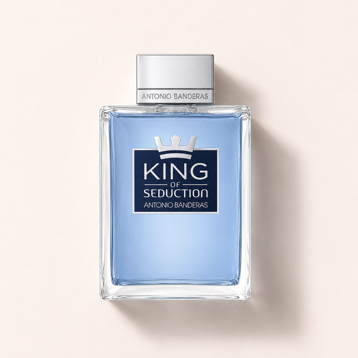 Flakon toaletní vody Banderas King of Seduction 200 ml na světlém pozadí – MrRizz