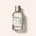 Le Labo Thé Noir 29 – flakon na světlém pozadí