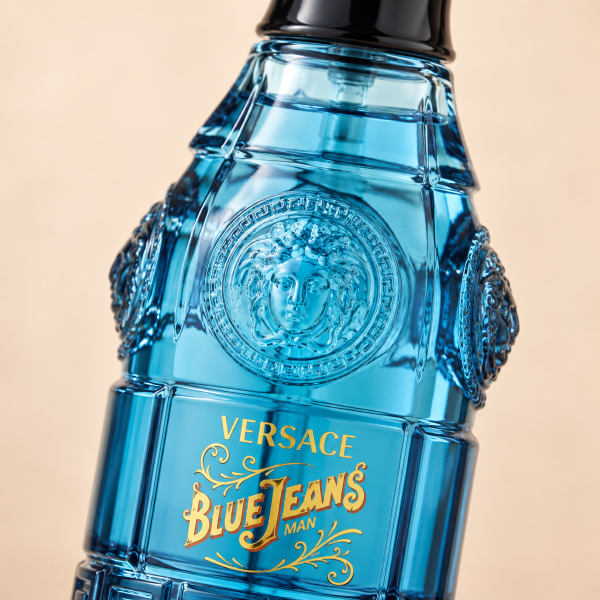 Versace Blue Jeans Man EDT 75 ml – detail flakonu