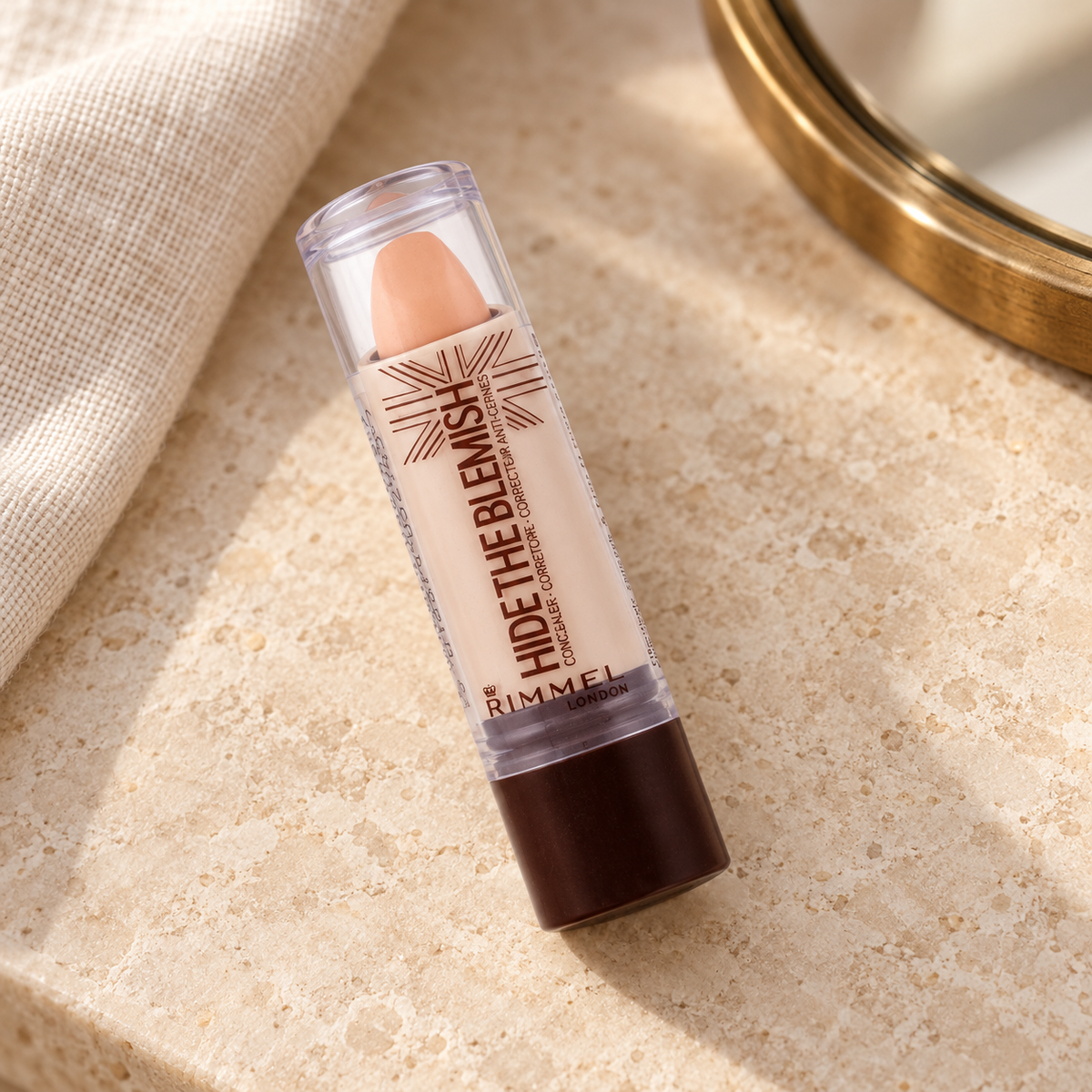 Rimmel London Hide The Blemish 4,5 ml – produkt v prostředí