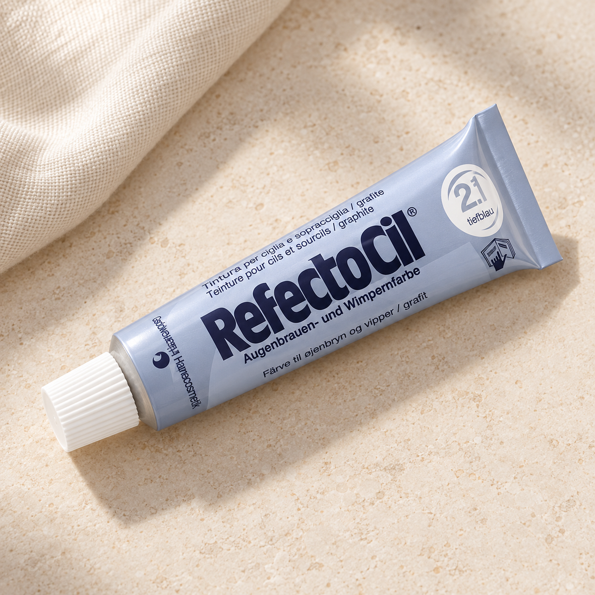 RefectoCil Eyelash And Eyebrow Tint 15 ml – produkt v prostředí