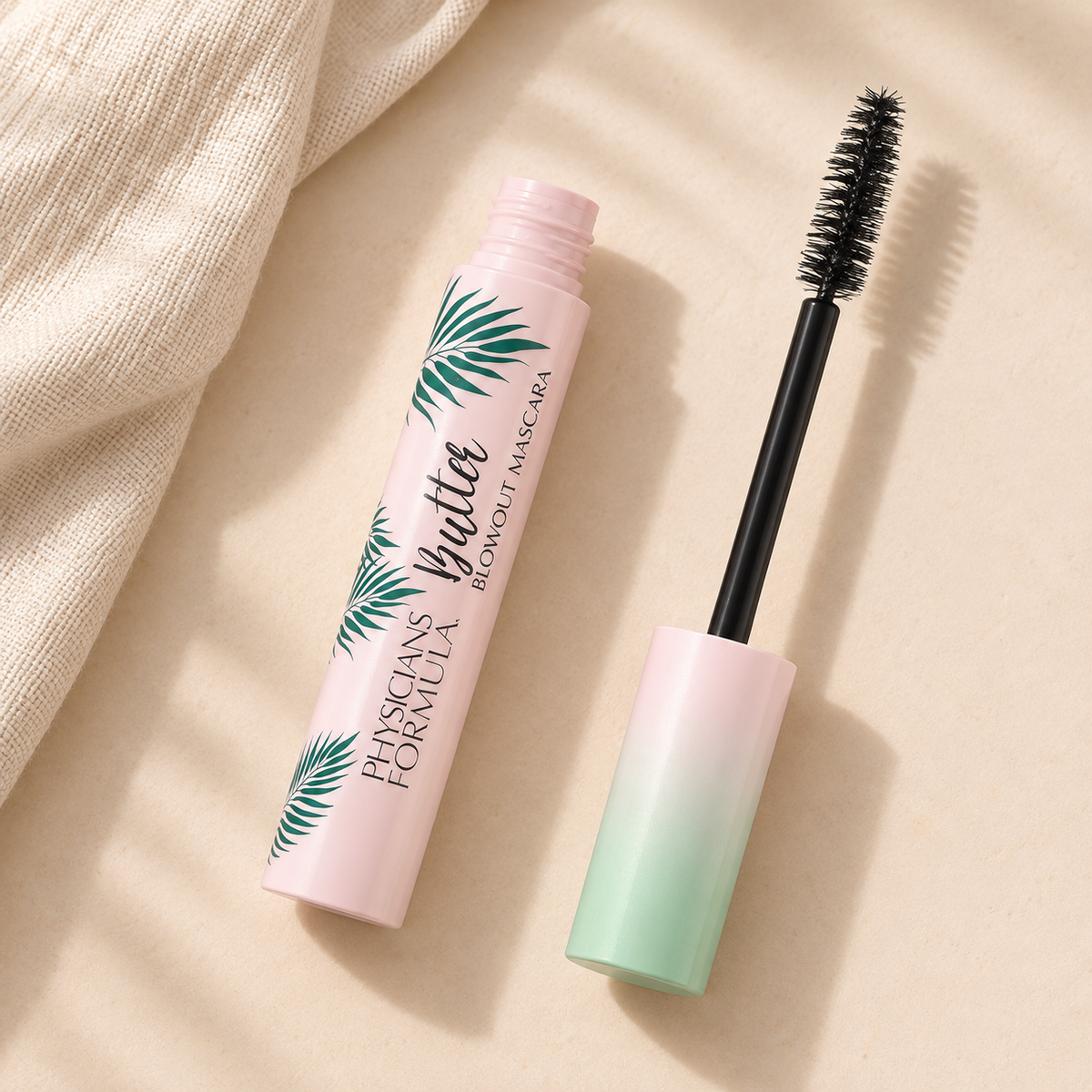 Physicians Formula Murumuru Butter Blowout Mascara 10 ml – produkt v prostředí