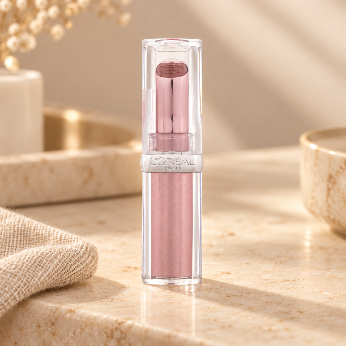 L'Oréal Paris Glow Paradise 4,8 ml – produkt v prostředí