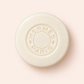 Hermès Le Jardin de Monsieur Li parfémované mýdlo 100 g na béžovém pozadí – MrRizz