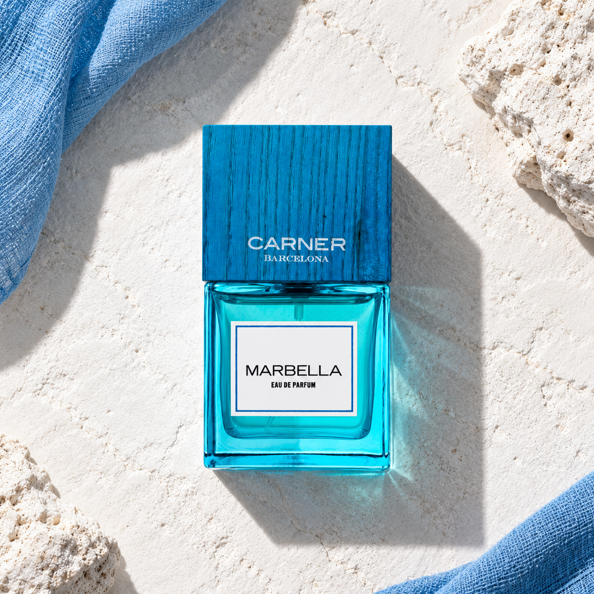 Carner Barcelona Marbella 100 ml – parfém v prostředí, pohled shora s bočním stínem