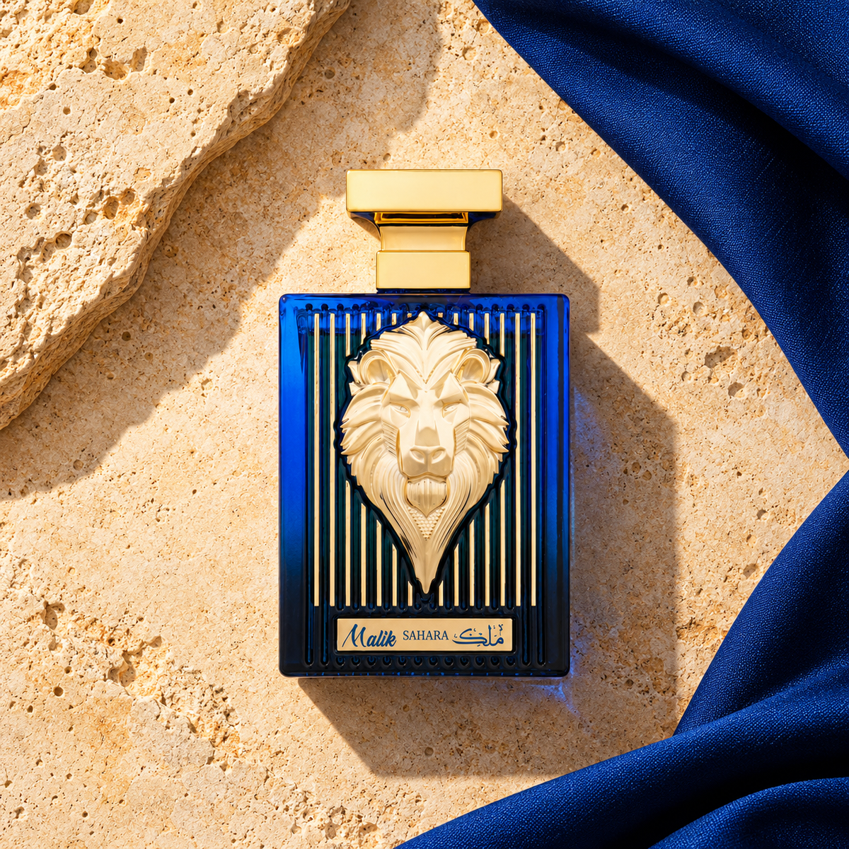 Assala Prime Malik Sahara 100 ml – parfém v prostředí, pohled shora s bočním stínem