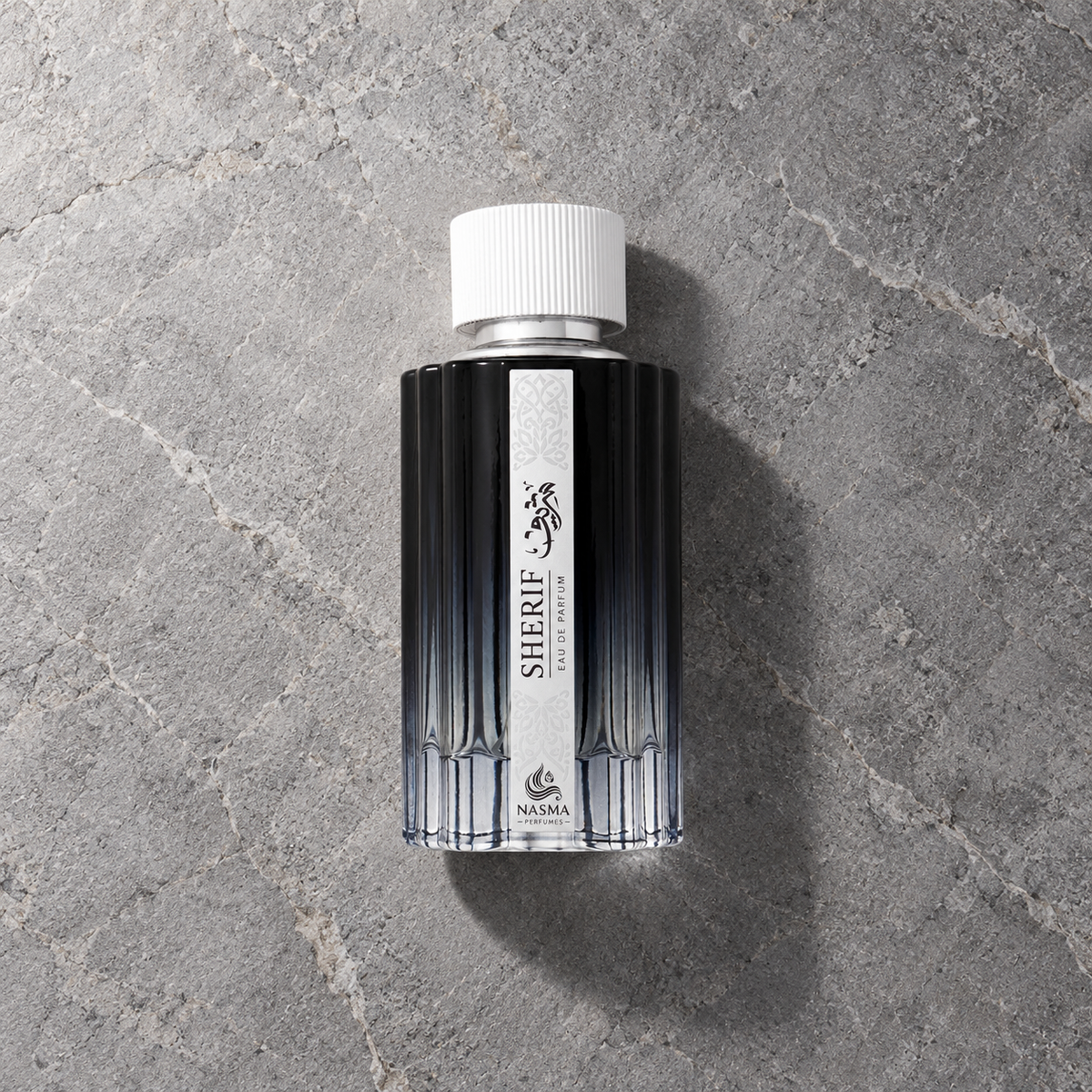 Nasma Sherif 100 ml – parfém v prostředí, pohled shora s bočním stínem