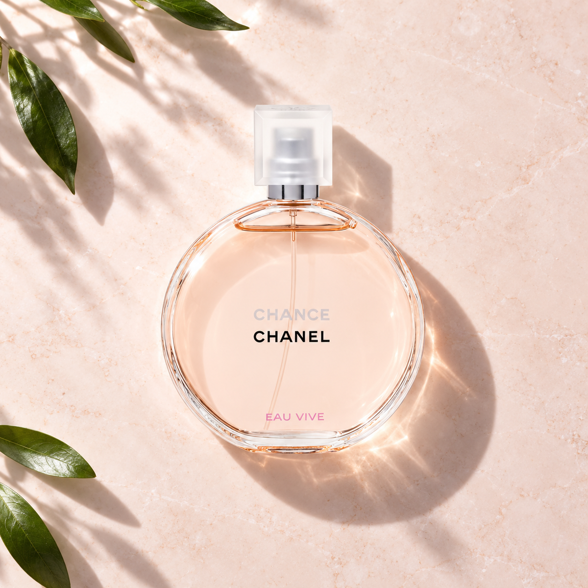 Chanel Chance Eau Vive EDT 100 ml – parfém v prostředí, pohled shora s bočním stínem
