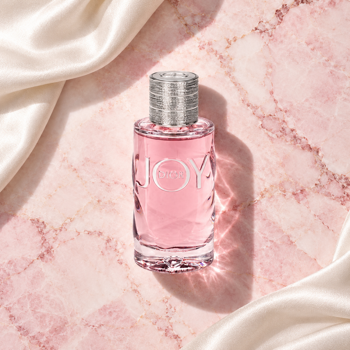 Dior Joy by Dior Intense EDP 90 ml – parfém v prostředí, pohled shora s bočním stínem
