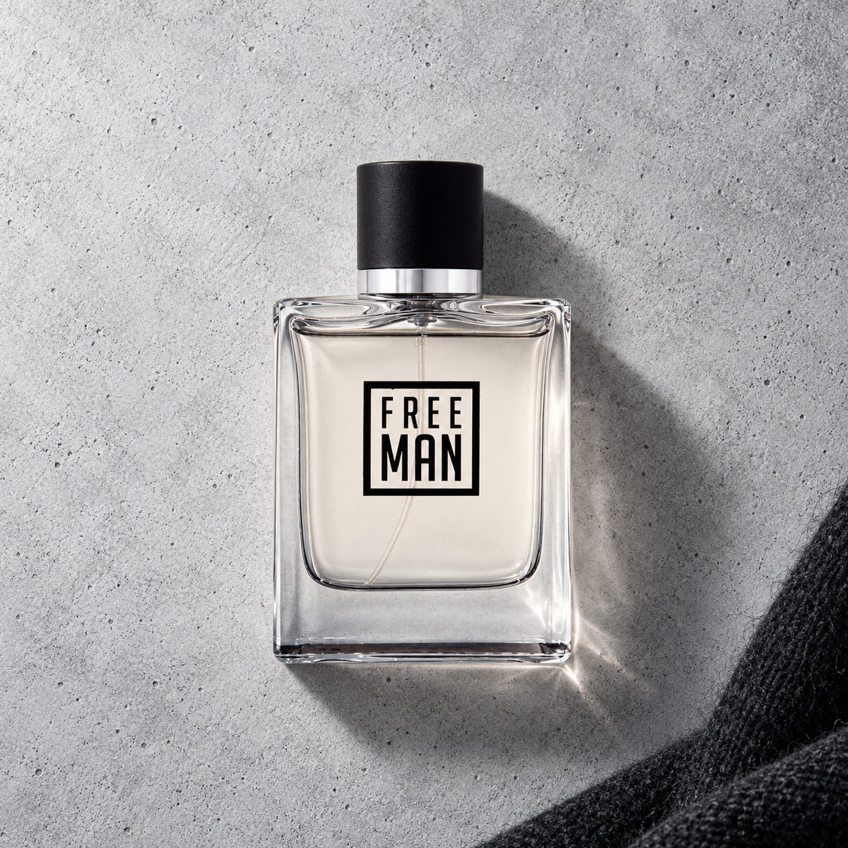 New Brand Parfums Prestige Free Man 100 ml – parfém v prostředí, pohled shora s bočním stínem