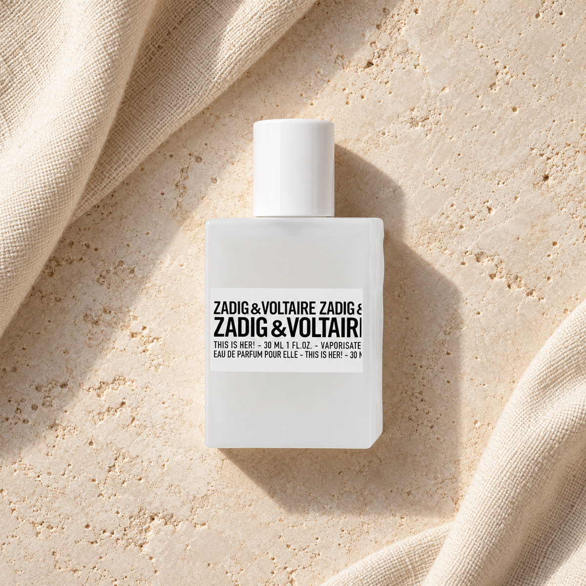 Zadig & Voltaire This Is Her! EDP 30 ml – parfém v prostředí, pohled shora s bočním stínem