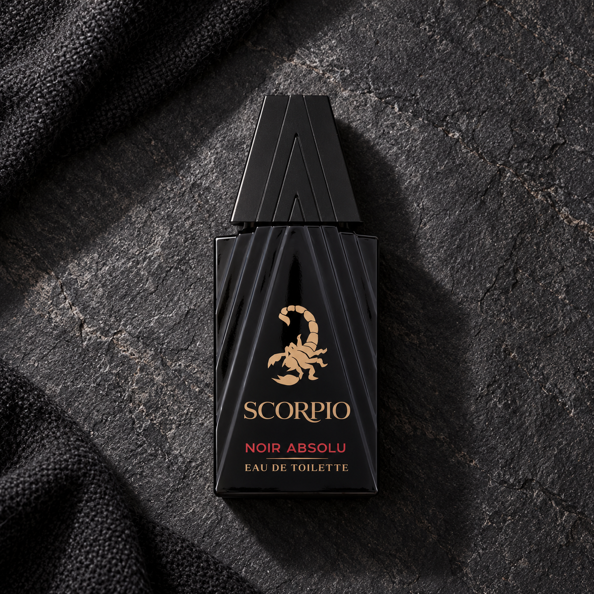 Scorpio Noir Absolu EDT 75 ml – parfém v prostředí, pohled shora s bočním stínem