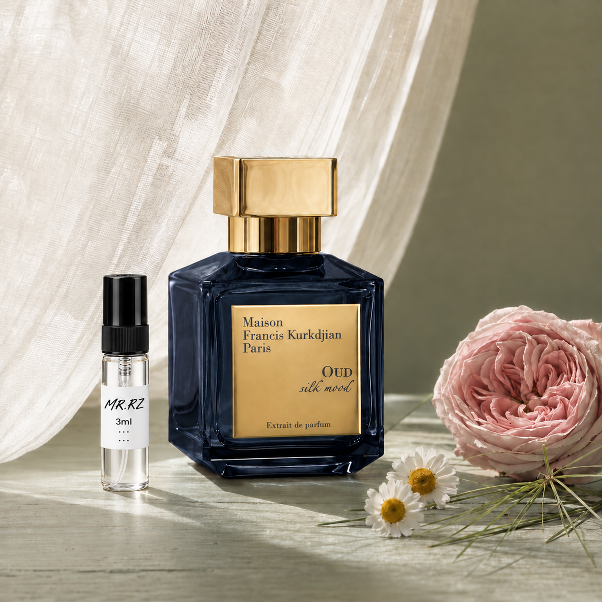 Maison Francis Kurkdjian Oud Silk Mood Extrait – původní prostředí s lahvičkou vzorku MrRizz