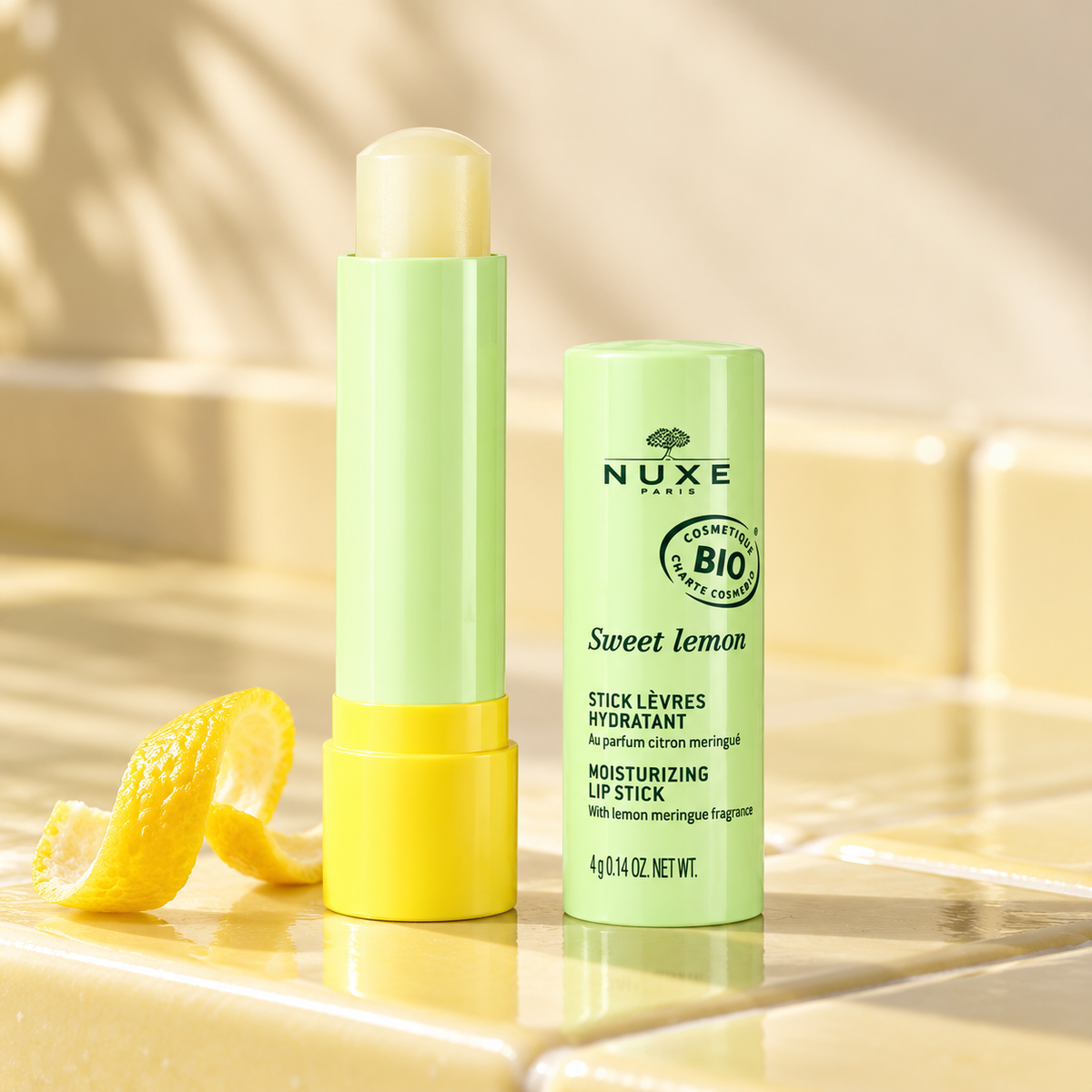 NUXE Sweet Lemon Moisturizing Lip Stick 4 ml – atmosférická fotografie – MrRizz